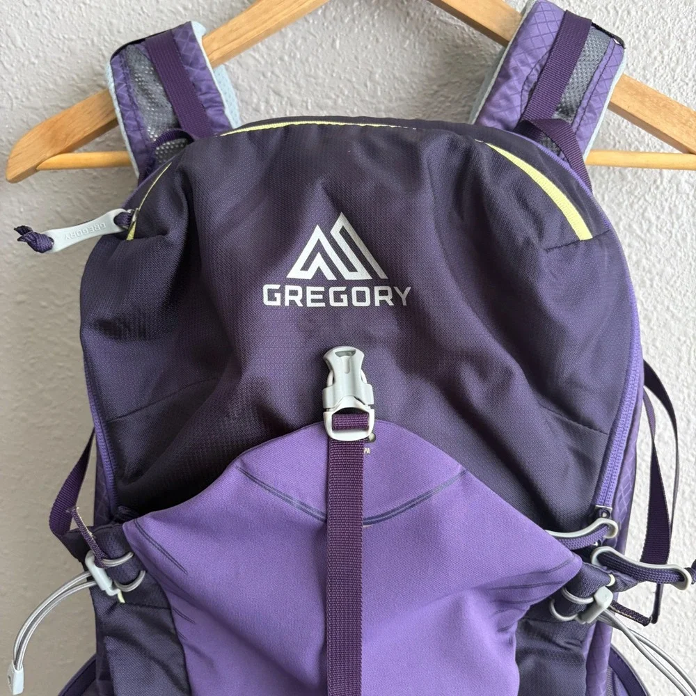 Gregory Jade 28 Women's Purple Small Hiking Backpack Rain Cover
